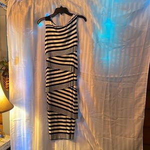 Black and white form fitting Bailey 44 Dress. So adorbs on!!